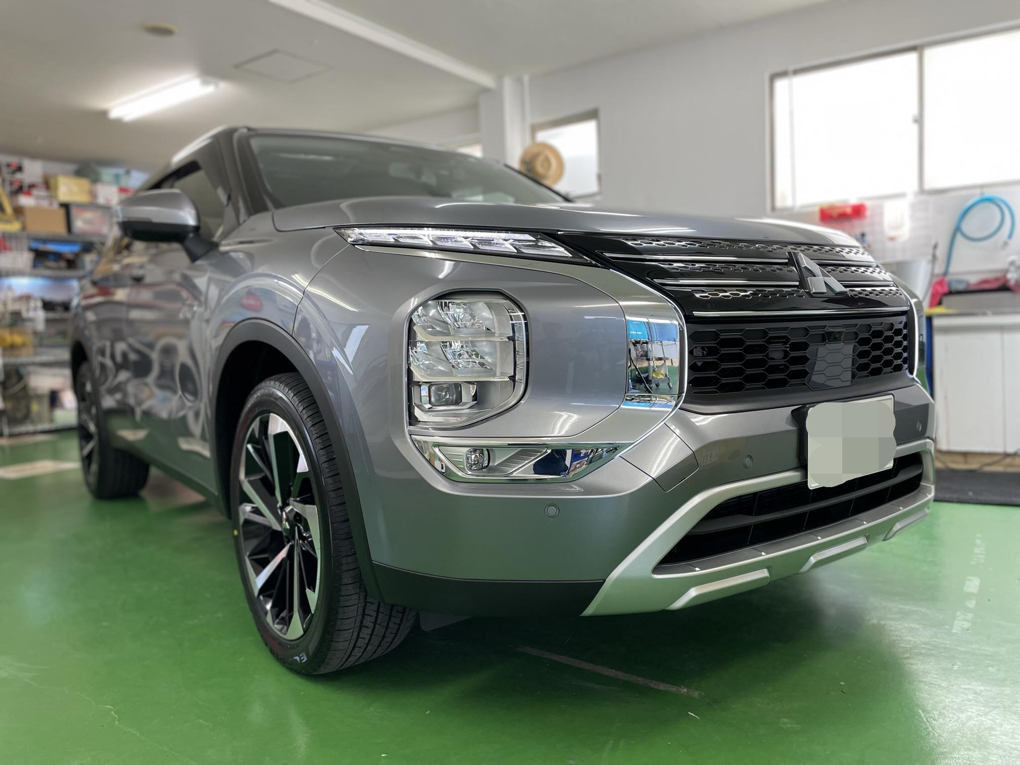 Mitsubishi ミツビシ アウトランダー 新車 ガラスコーティング施工しました。